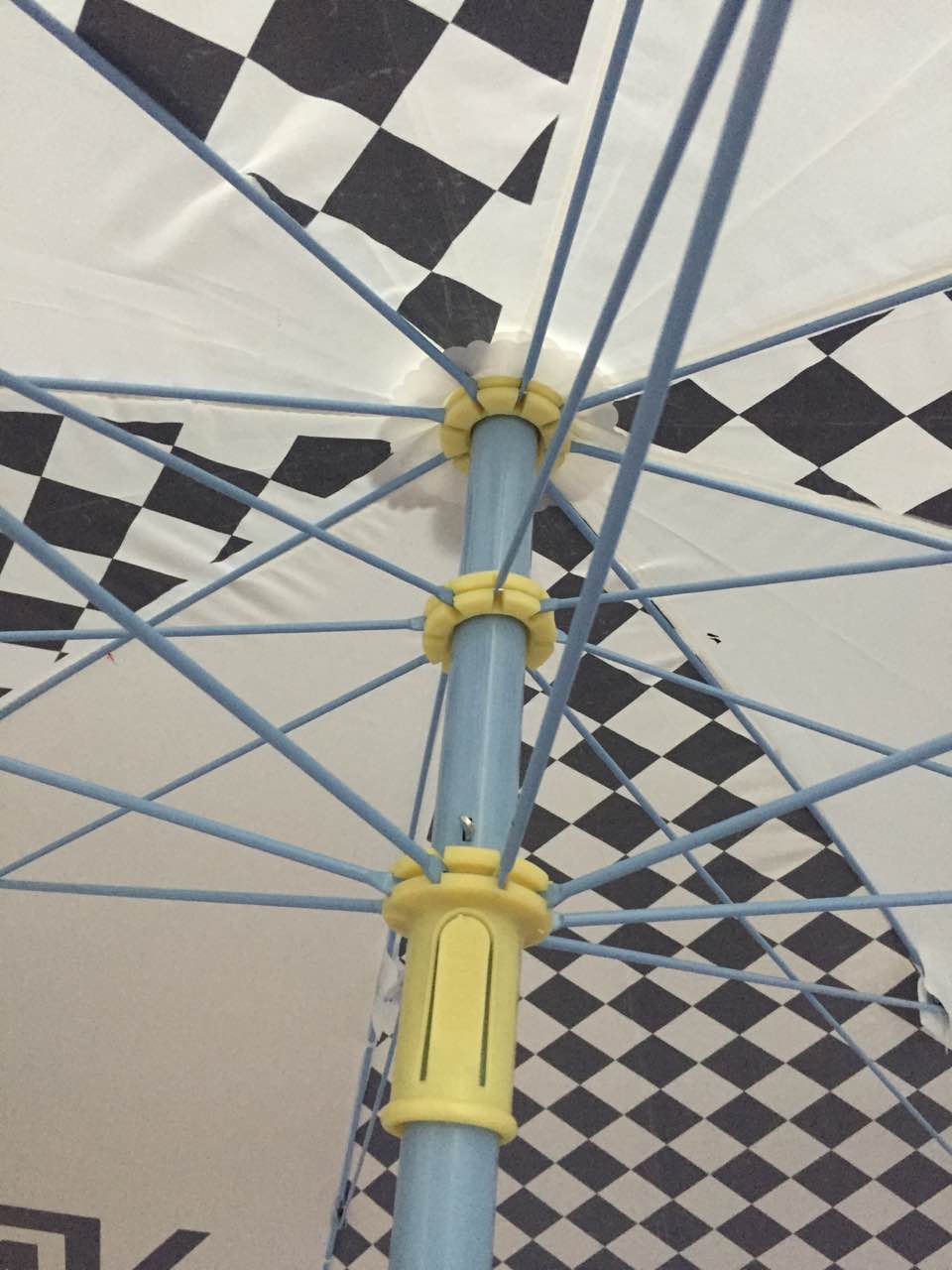 Outdoor umbrella